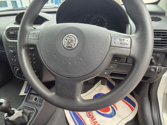 VAUXHALL CORSA 1.2i 16V Comfort 3dr