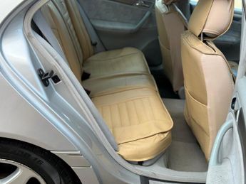 MERCEDES-BENZ C-CLASS C180K Avantgarde SE 4dr Auto