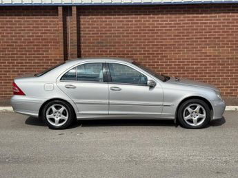 MERCEDES-BENZ C-CLASS C180K Avantgarde SE 4dr Auto