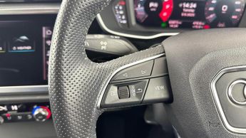 AUDI Q3 Tfsi S Line