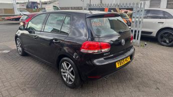 VOLKSWAGEN GOLF 1.6 TDi 105 SE 5dr