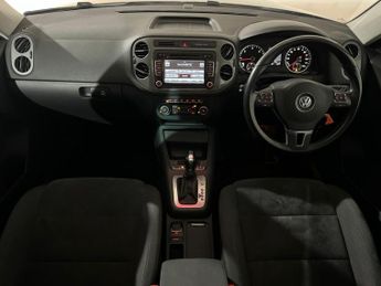 VOLKSWAGEN TIGUAN 2.0 TDi BlueMotion Tech SE 5dr DSG