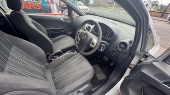 VAUXHALL CORSA 1.4i 16V Club 3dr Auto [AC]