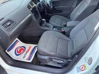 VOLKSWAGEN GOLF 99kW e-Golf 35kWh 5dr Auto