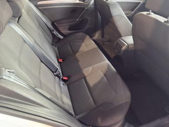 VOLKSWAGEN GOLF 99kW e-Golf 35kWh 5dr Auto