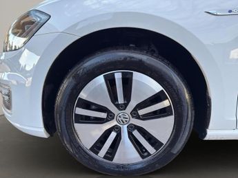 VOLKSWAGEN GOLF 99kW e-Golf 35kWh 5dr Auto