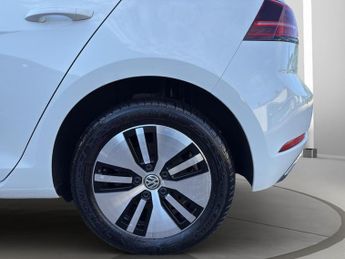 VOLKSWAGEN GOLF 99kW e-Golf 35kWh 5dr Auto