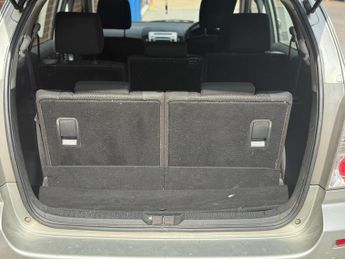TOYOTA COROLLA VERSO 2.2 D-4D T3 5dr