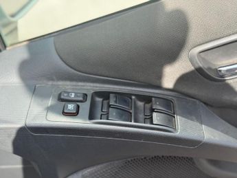 TOYOTA COROLLA VERSO 2.2 D-4D T3 5dr