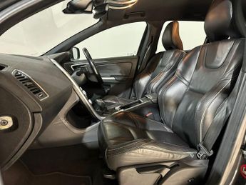 VOLVO XC60 D5 [215] R DESIGN Lux Nav 5dr AWD Geartronic