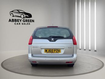 PEUGEOT 5008 1.6 HDi 112 Sport 5dr