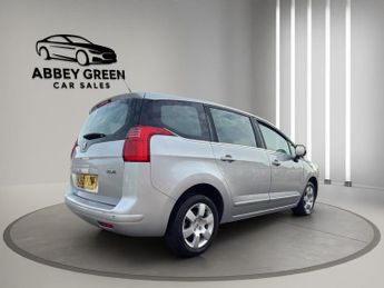 PEUGEOT 5008 1.6 HDi 112 Sport 5dr
