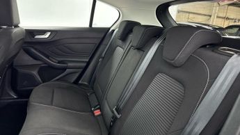 FORD FOCUS Titanium