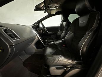 VOLVO XC60 D4 [181] R DESIGN 5dr AWD Geartronic