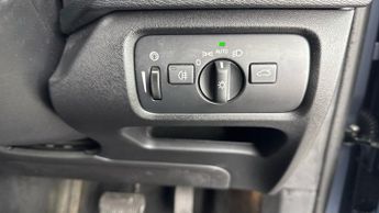 VOLVO V40 T3 Inscription