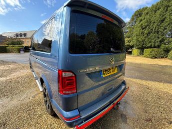 VOLKSWAGEN TRANSPORTER SHUTTLE 2.0 TDI BMT 150PS SE Minibus DSG