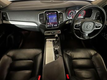 VOLVO XC90 2.0 D5 Momentum 5dr AWD Geartronic