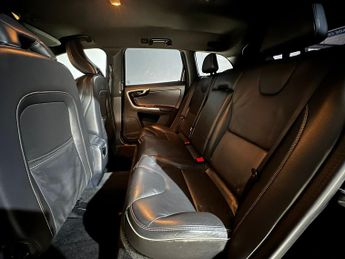 VOLVO XC60 D4 [190] R DESIGN Nav 5dr Geartronic