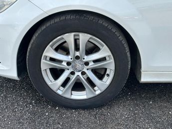 MERCEDES-BENZ C-CLASS C220 CDI BlueEFFICIENCY Executive SE 4dr Auto