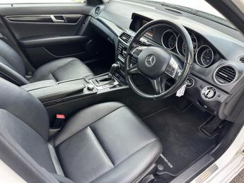 MERCEDES-BENZ C-CLASS C220 CDI BlueEFFICIENCY Executive SE 4dr Auto
