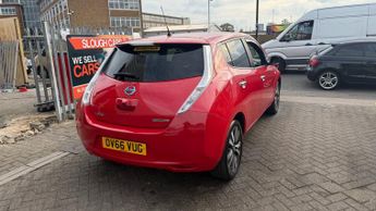 NISSAN LEAF 80kW Tekna 30kWh 5dr Auto