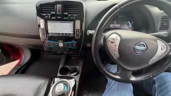 NISSAN LEAF 80kW Tekna 30kWh 5dr Auto