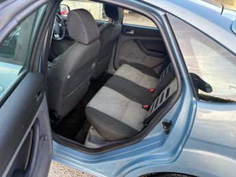 FORD FOCUS 1.6 Zetec 5dr
