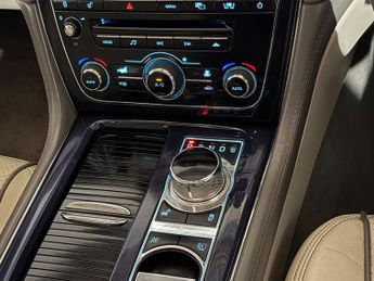 JAGUAR XJ 3.0d V6 Portfolio 4dr Auto
