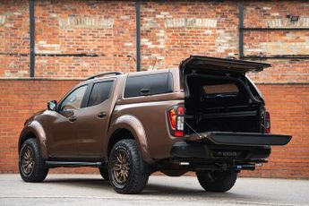 NISSAN NAVARA Double Cab Pick Up Tekna 2.3dCi 190 TT 4WD Auto