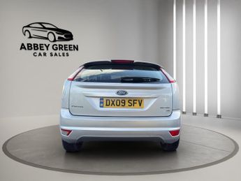 FORD FOCUS 1.6 Zetec 5dr