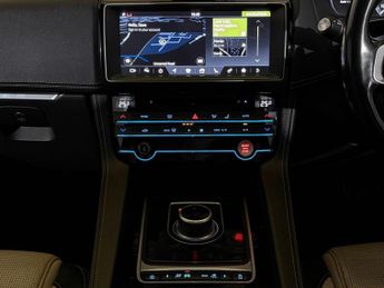 JAGUAR F-PACE 2.0d R-Sport 5dr Auto AWD