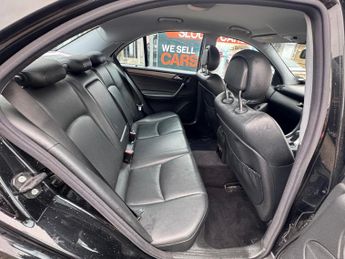 MERCEDES-BENZ C CLASS C180K Avantgarde SE 4dr Auto