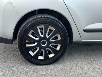 PEUGEOT 3008 1.6 HDi 112 Active 5dr EGC