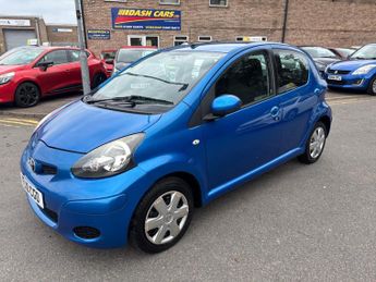 TOYOTA AYGO 1.0 VVT-i Blue 5dr