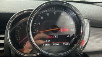 MINI HATCH 1.5 Cooper Sport II 3dr ++ CHILI / BLACK PK / JCW BODY KIT / ULE