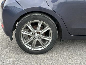 TOYOTA YARIS 1.33 VVT-i SR 5dr Multidrive S