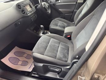 VOLKSWAGEN TIGUAN 2.0 TDi BlueMotion Tech Match 5dr DSG