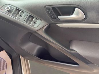 VOLKSWAGEN TIGUAN 2.0 TDi BlueMotion Tech Match 5dr DSG