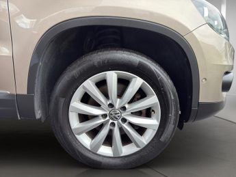 VOLKSWAGEN TIGUAN 2.0 TDi BlueMotion Tech Match 5dr DSG