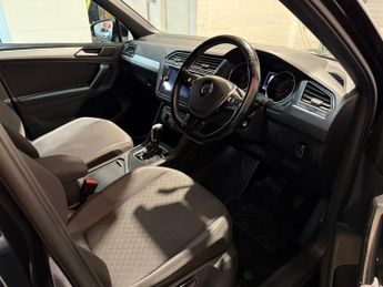 VOLKSWAGEN TIGUAN 2.0 TDi 150 SE Nav 5dr DSG