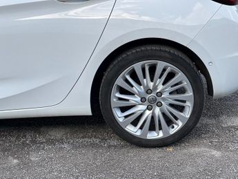 VAUXHALL ASTRA 1.6 CDTi 16V 136 Elite Nav 5dr Auto