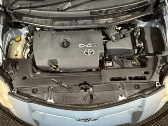 TOYOTA AURIS 2.0 D-4D T Spirit 5dr