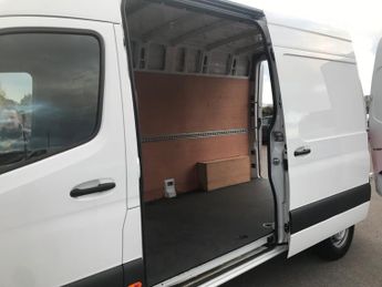 MERCEDES-BENZ SPRINTER 85kW 55kWh Progressive Van Auto [80kW Charger]