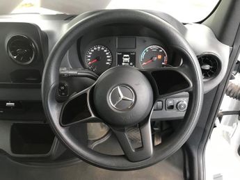 MERCEDES-BENZ SPRINTER 85kW 55kWh Progressive Van Auto [80kW Charger]