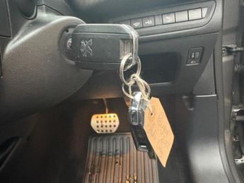 PEUGEOT 2008 1.2 PureTech 110 GT Line 5dr EAT6