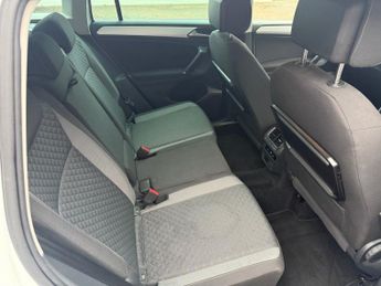 VOLKSWAGEN TIGUAN 2.0 TDi 150 4Motion SE Nav 5dr DSG