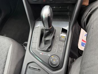 VOLKSWAGEN TIGUAN 2.0 TDi 150 4Motion SE Nav 5dr DSG