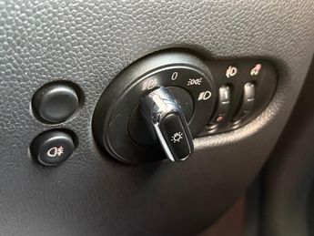 MINI CONVERTIBLE 1.5 Cooper Exclusive 2dr Auto + LEATHER / NAV / CAMERA / CARPLAY