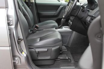 LAND ROVER FREELANDER 2.2 SD4 SE 5dr Auto