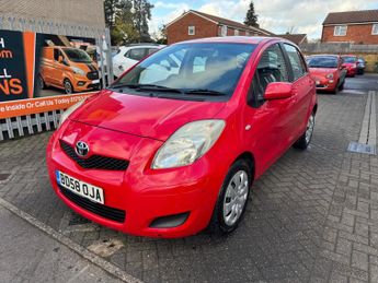 TOYOTA YARIS 1.33 VVT-i TR 5dr [6]